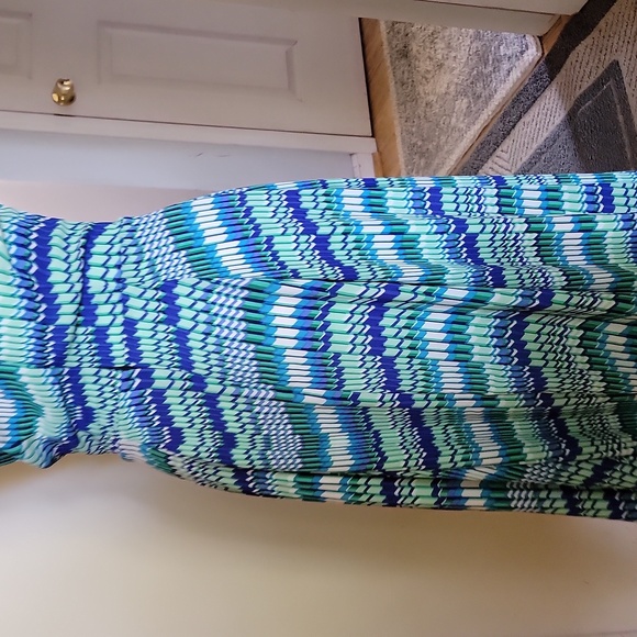 Blue and Green Patterned Midi Dress - Picture 5 of 7